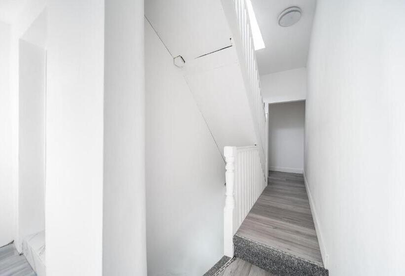 פנסיון Modern Studio Room By Livestay Short Lets & Serviced Accommodation London