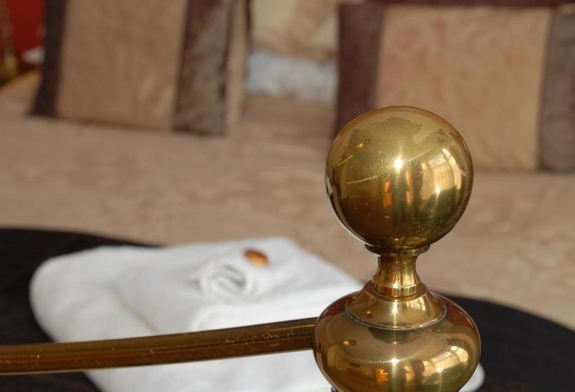 مبيت وإفطار Lynwood Guest House