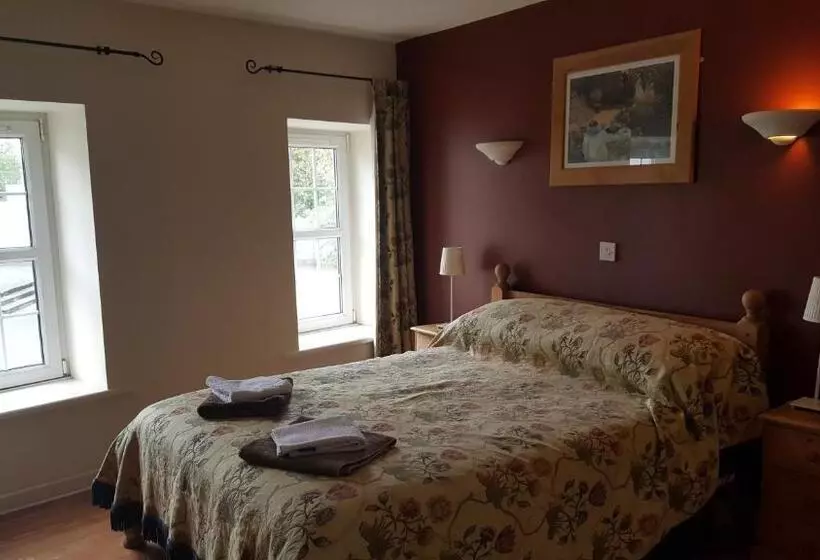 تختخواب و صبحانه Roomz