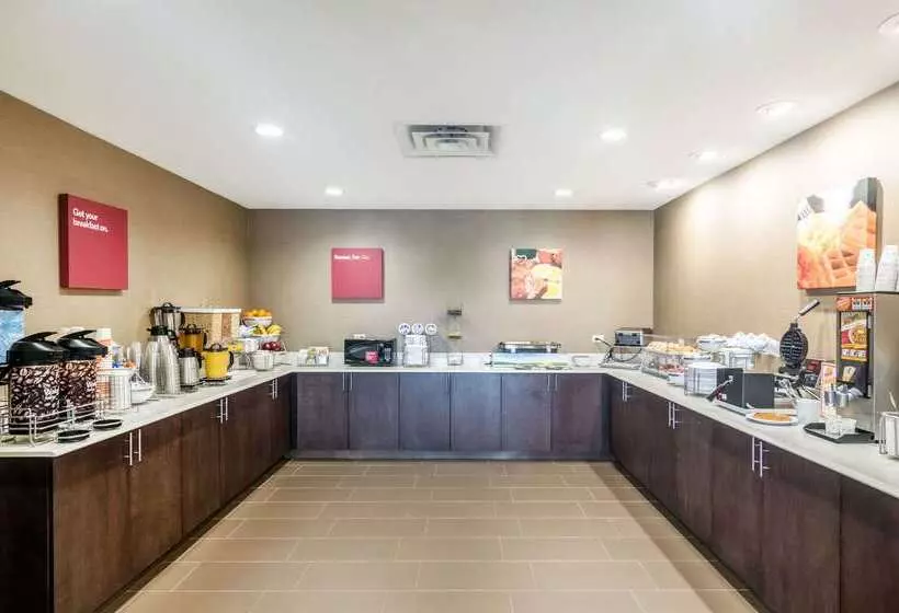 ホテル Comfort Suites Meridian And I40