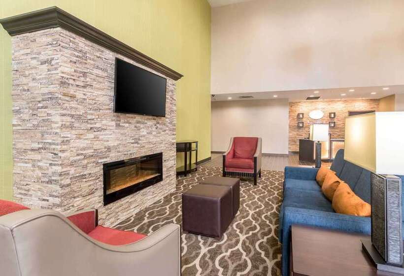 Hotel Comfort Suites Meridian And I40