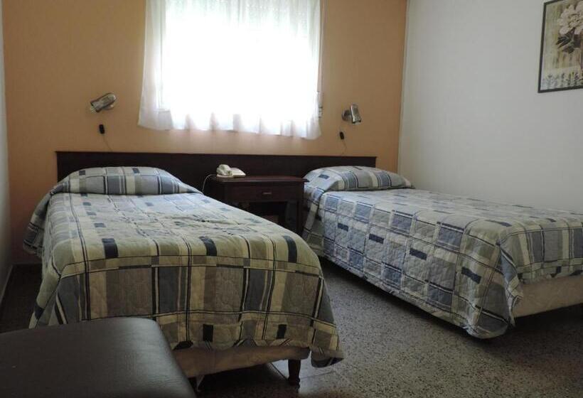 ホテル Español Salto