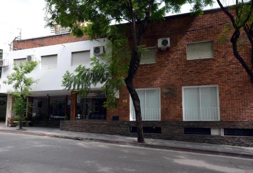 ホテル Español Salto