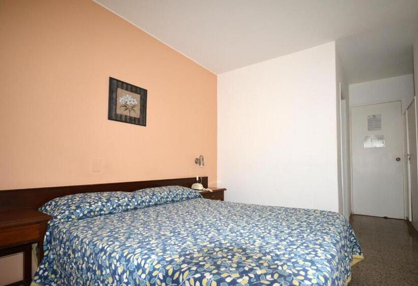 ホテル Español Salto