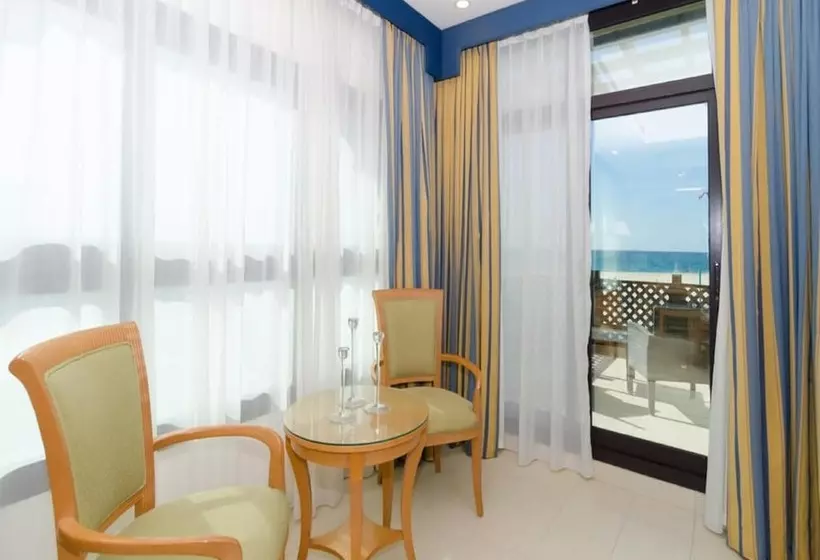 هتل Roda Beach Resort