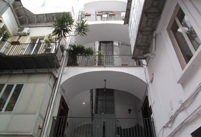 هتل Santa Lucia 50