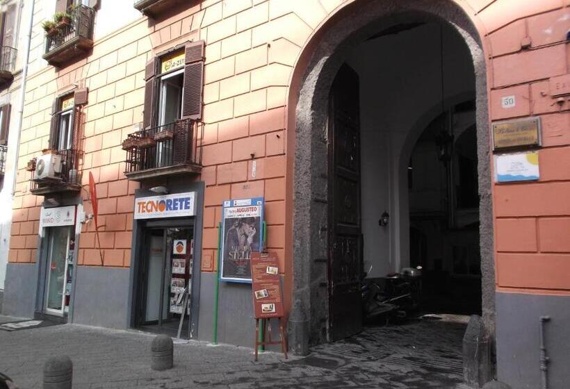 هتل Santa Lucia 50