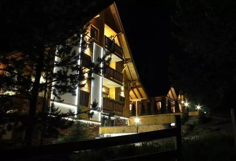 هتل Villa Natural Wood