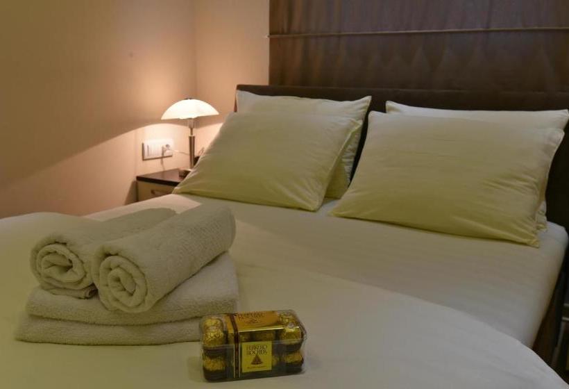 هتل Villa Natural Wood