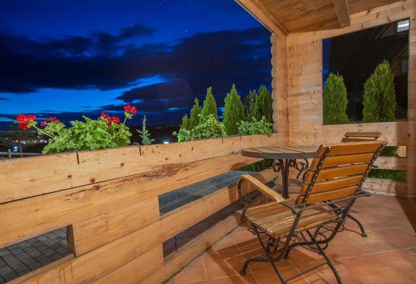 هتل Villa Natural Wood