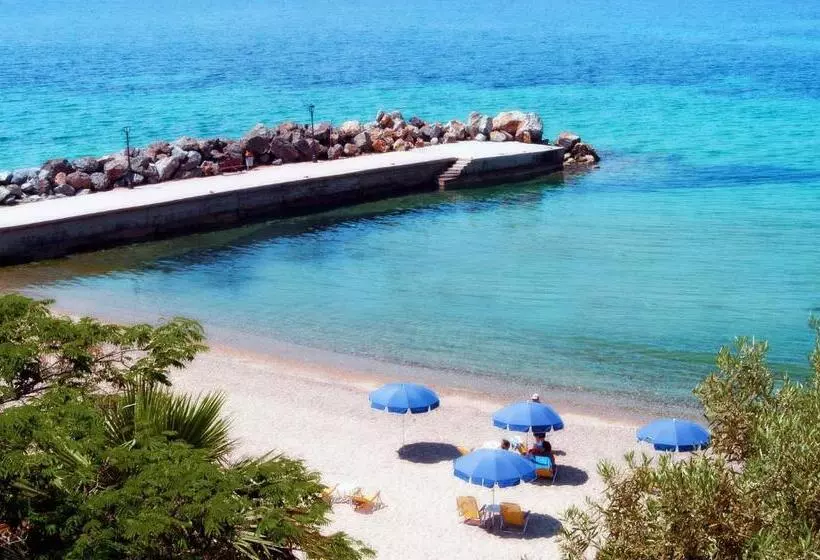 ホテル Xenios Loutra Village Beach