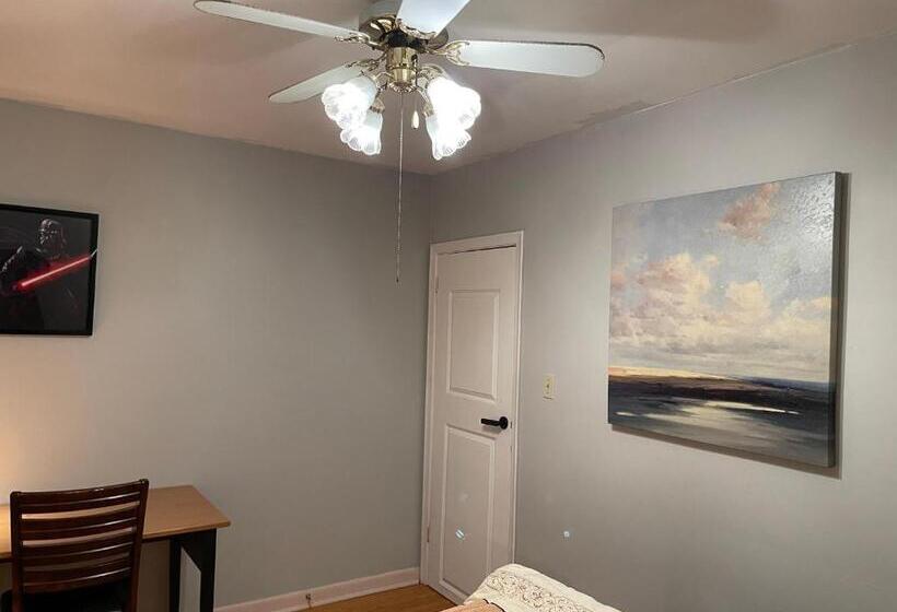 住宿加早餐  Bright Room In A Castle