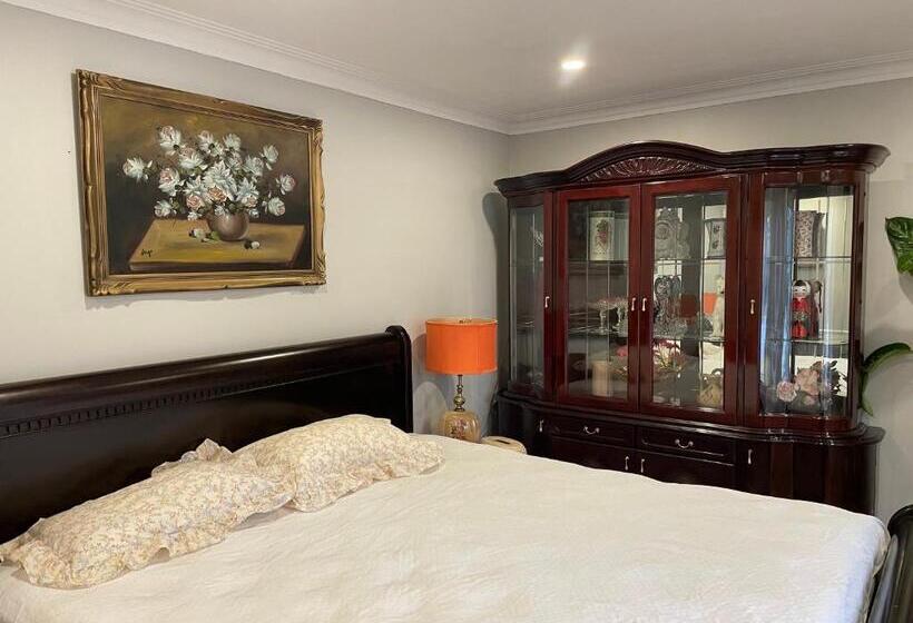 住宿加早餐  Bright Room In A Castle