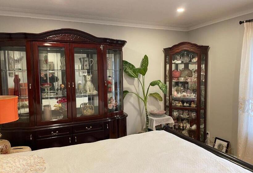 住宿加早餐  Bright Room In A Castle