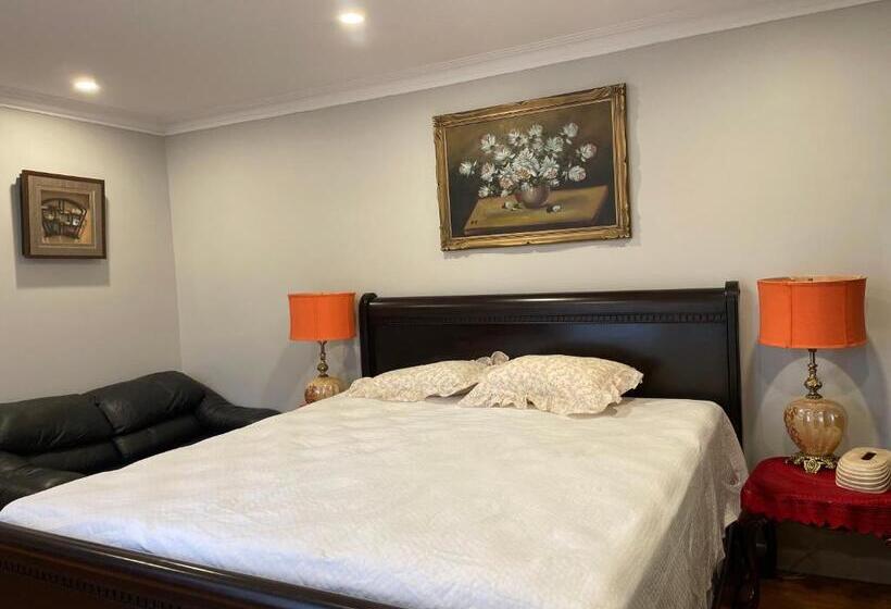 住宿加早餐  Bright Room In A Castle