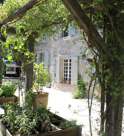 ベッドアンドブレックファースト Fount Estremiero