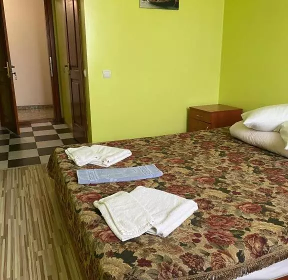 ホテル готель клен