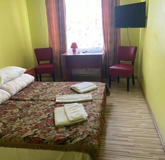 ホテル готель клен