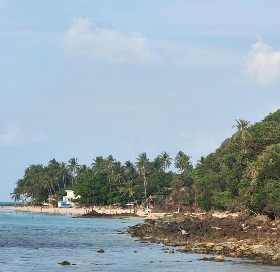 هتل A Little Bungalows By Beach