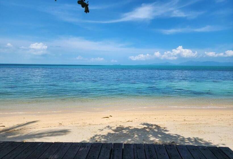 هتل A Little Bungalows By Beach