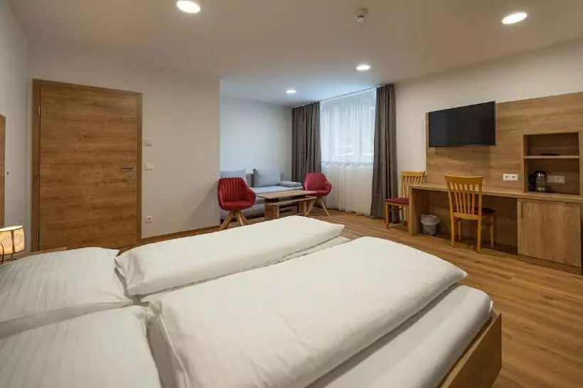 ホテル Penker Wirt Zimmer Bank