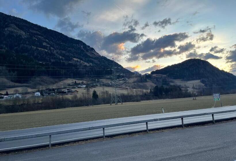 فندق Penker Wirt Zimmer Bank