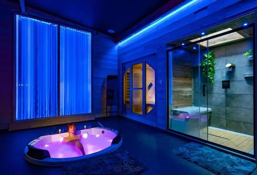 Hotelli Rien Que Nous