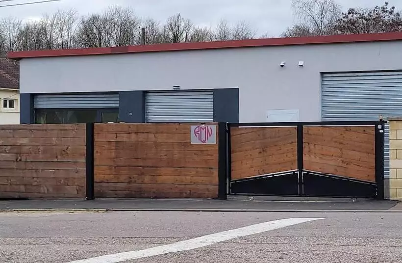 Hotelli Rien Que Nous