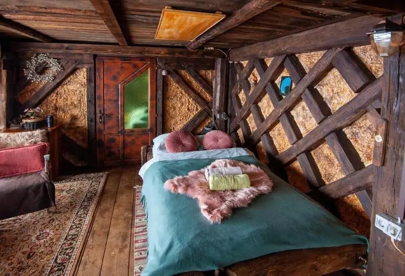 پانسیون Hay Barn Unique Experience Visole