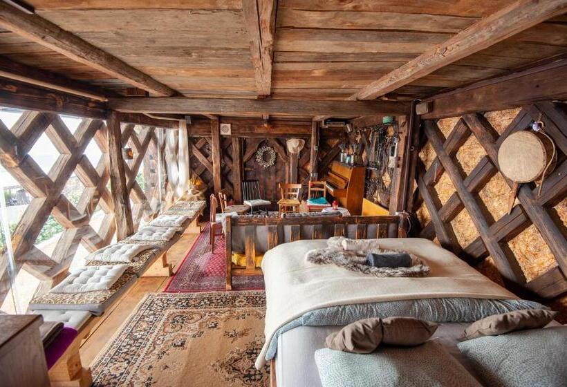 پانسیون Hay Barn Unique Experience Visole