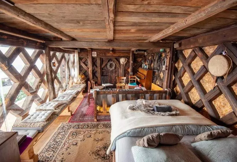پانسیون Hay Barn Unique Experience Visole