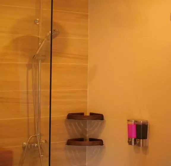 Majatalo Hedreung Banrakthai Homestay And Camping