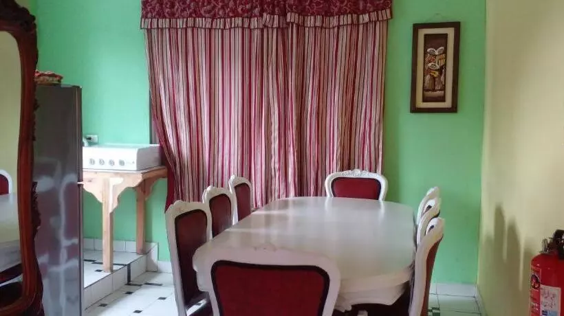 Aracari Inn Mindo