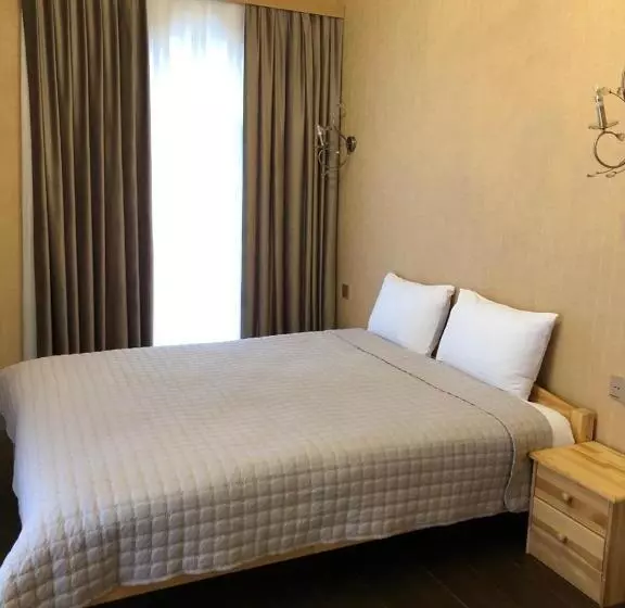 تختخواب و صبحانه River View Villas