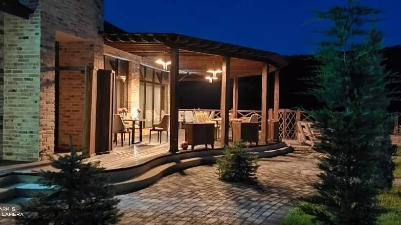 تختخواب و صبحانه River View Villas