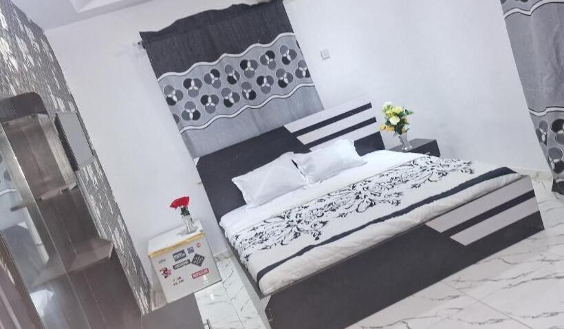 هتل Femlister Lodge