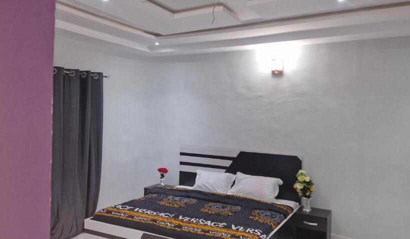 هتل Femlister Lodge