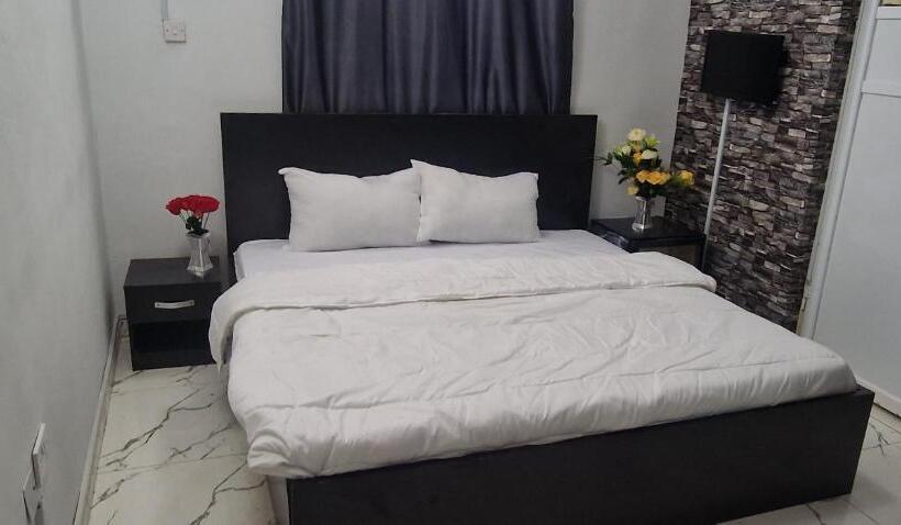 هتل Femlister Lodge