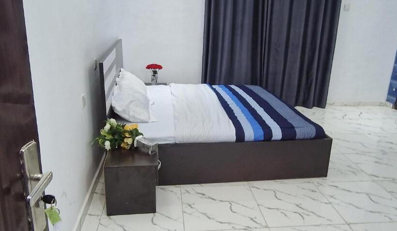 هتل Femlister Lodge