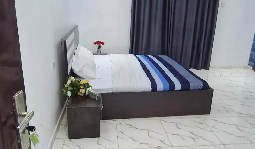 هتل Femlister Lodge