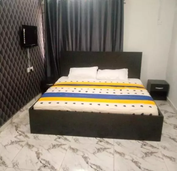 هتل Femlister Lodge