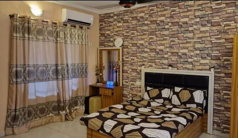 هتل Femlister Lodge