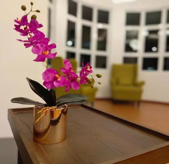 هتل Lestari Inn Residence