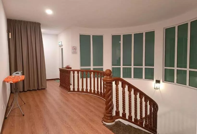 هتل Lestari Inn Residence