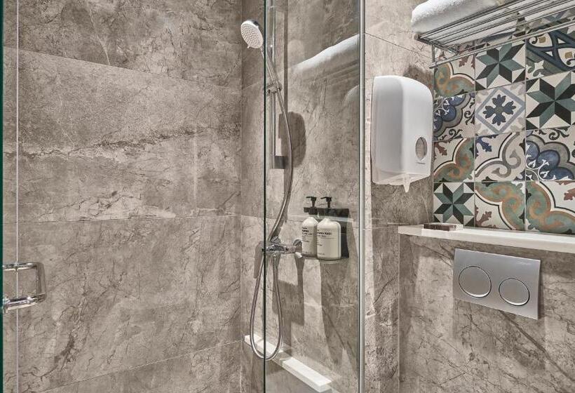 Отель Mercure Icon Singapore City Centre