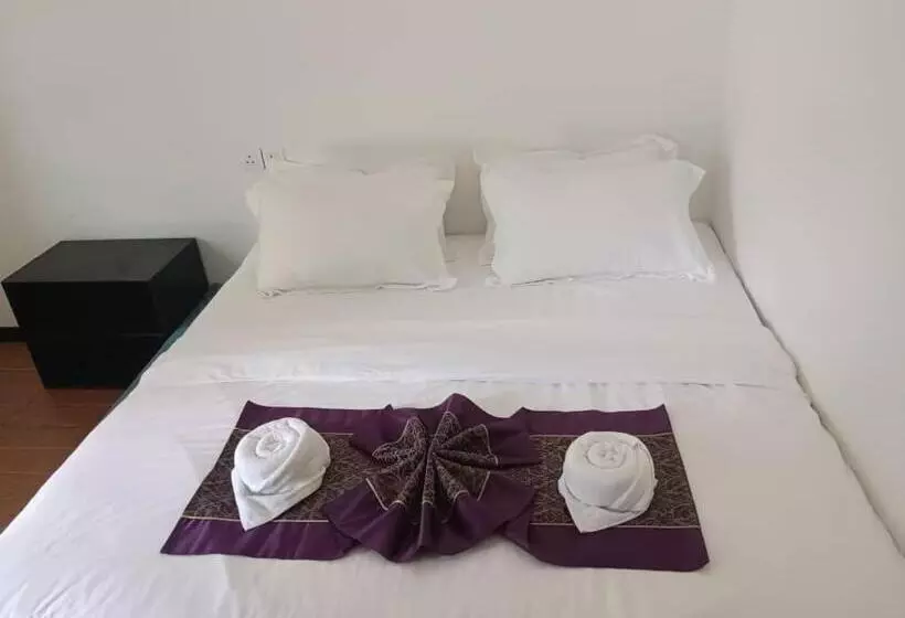 ホテル Pom Pom Celebes Beach Resort邦邦岛西里伯斯度假村