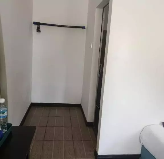 ホテル Pom Pom Celebes Beach Resort邦邦岛西里伯斯度假村