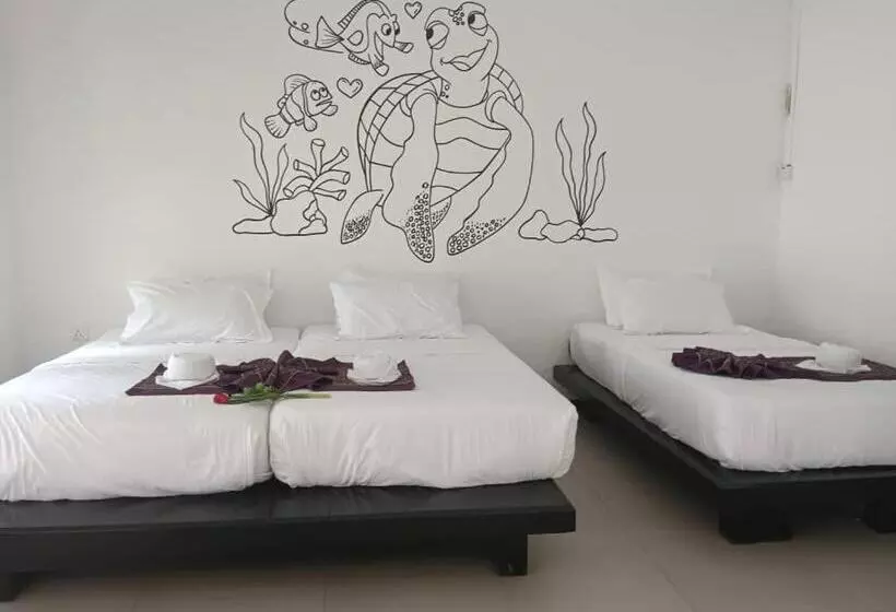 ホテル Pom Pom Celebes Beach Resort邦邦岛西里伯斯度假村