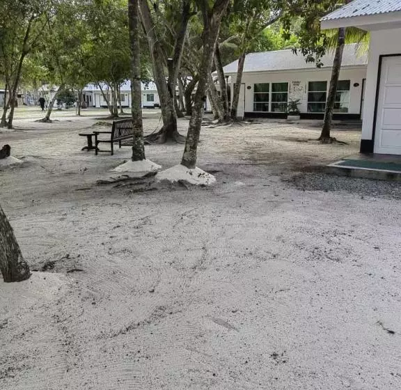 ホテル Pom Pom Celebes Beach Resort邦邦岛西里伯斯度假村