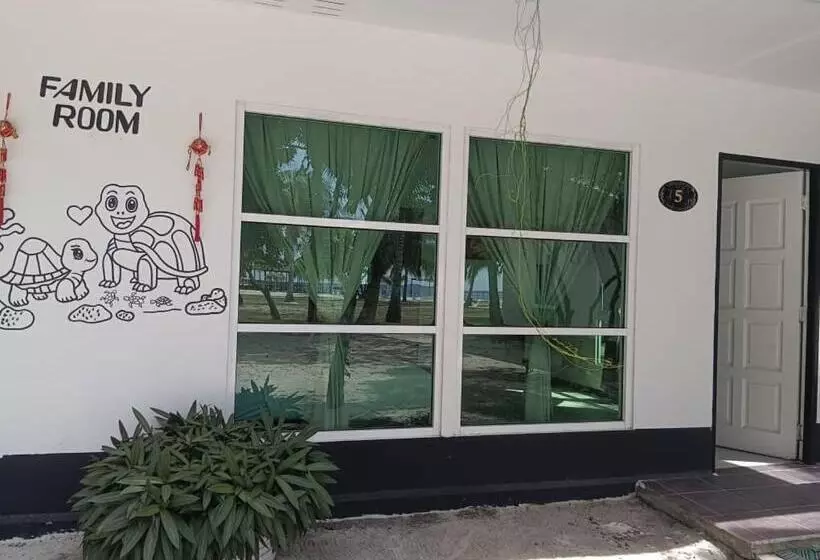ホテル Pom Pom Celebes Beach Resort邦邦岛西里伯斯度假村